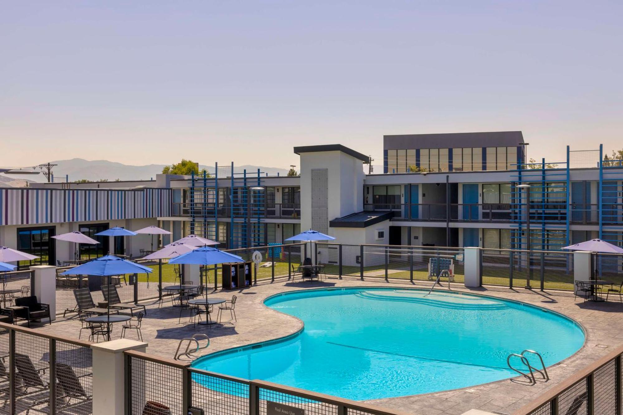 Aiden By Best Western South Reno Bagian luar foto